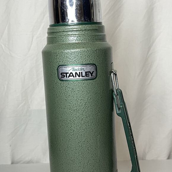 Vintage Stanley Aladdin Green Thermos 1 Qt Model A944DH w/ Cup & Stopper USA - Picture 2 of 11